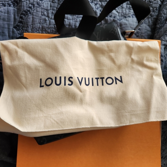 LOUIS VUITTON DISTRICT PM. - Picture 13 of 13